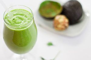batido saludable de aguacate y coco