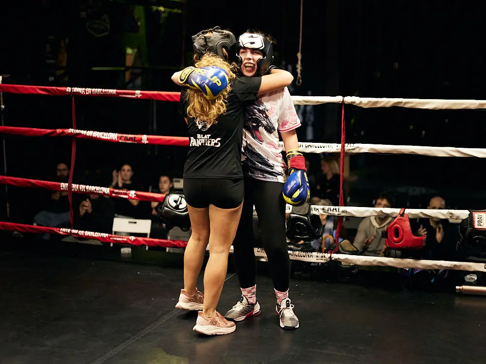 Gimnasio boxeo femenino Poblenou Barcelona instalaciones profesionales ring
